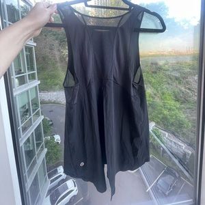 Black Lululemon flowy tank top! Open back perfect for the gym, workout summer!
